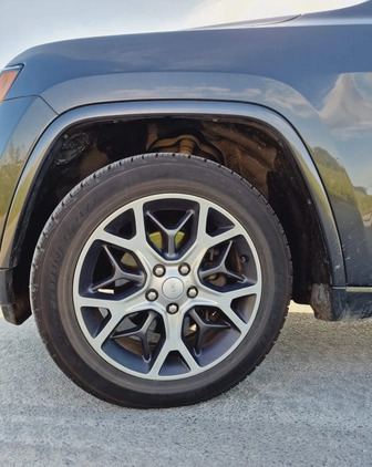 Jeep Grand Cherokee cena 124000 przebieg: 236000, rok produkcji 2018 z Oświęcim małe 254